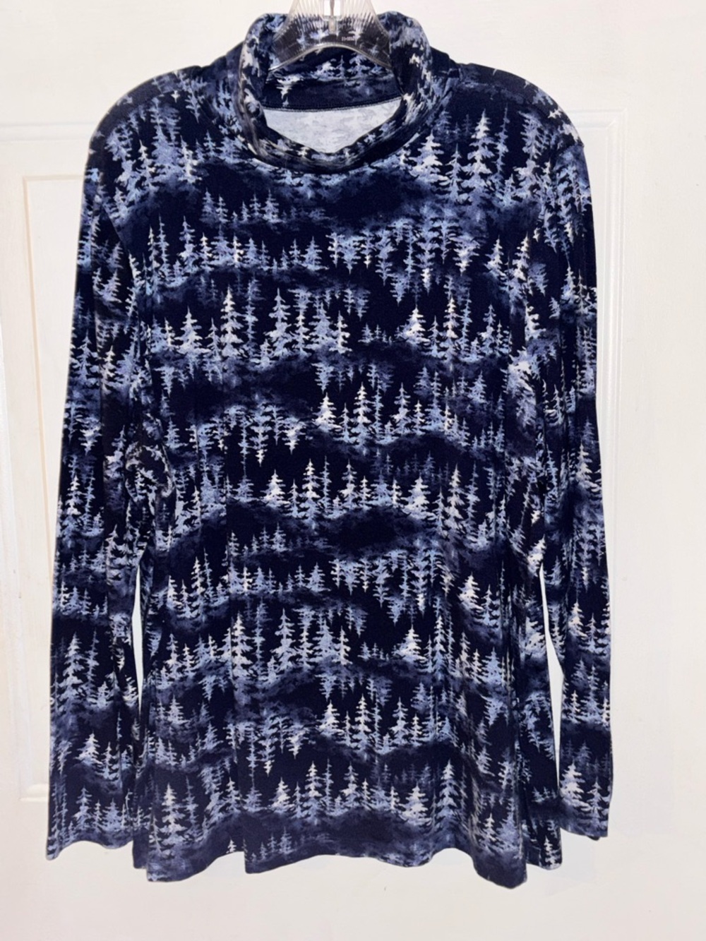 Women's Navy & White Forest Print Long Sleeve Tee